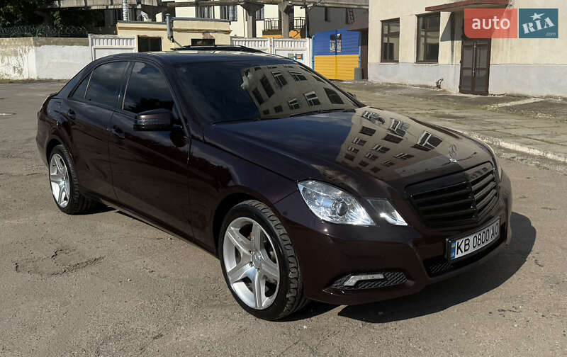 Седан Mercedes-Benz E-Class 2010 в Могилів-Подільському фото 8 Седан Mercedes-Benz E-Class 2010 в Могилів-Подільському
