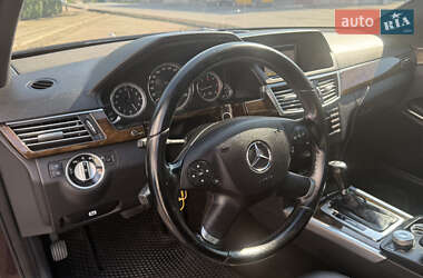 Седан Mercedes-Benz E-Class 2010 в Киеве