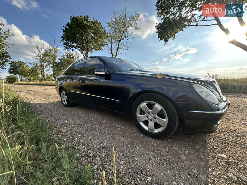 Седан Mercedes-Benz E-Class 2005 в Ямполе