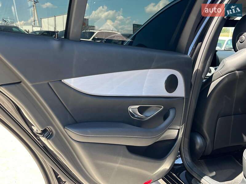 Седан Mercedes-Benz E-Class 2020 в Львове