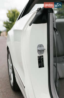 Купе Mercedes-Benz E-Class 2010 в 