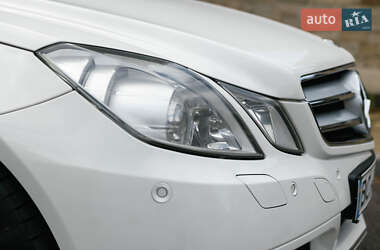 Купе Mercedes-Benz E-Class 2010 в 