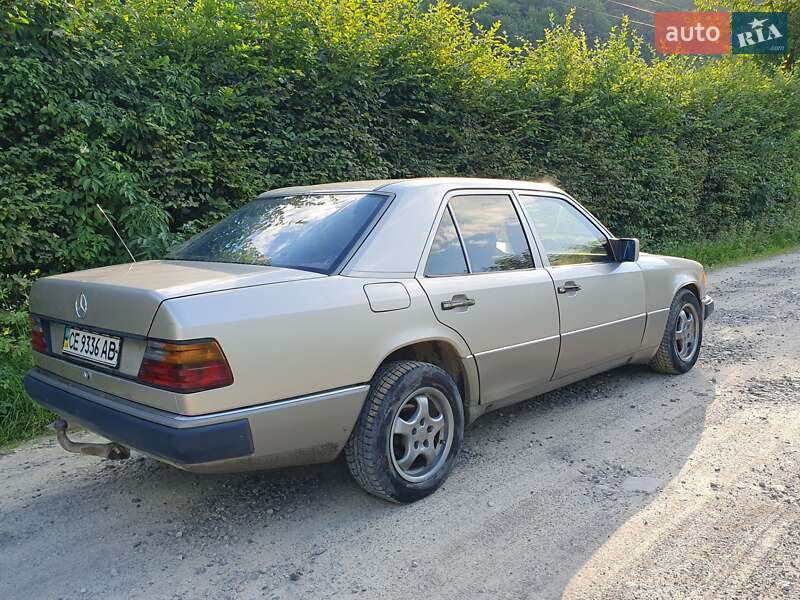 Mercedes-Benz E-Class 1989