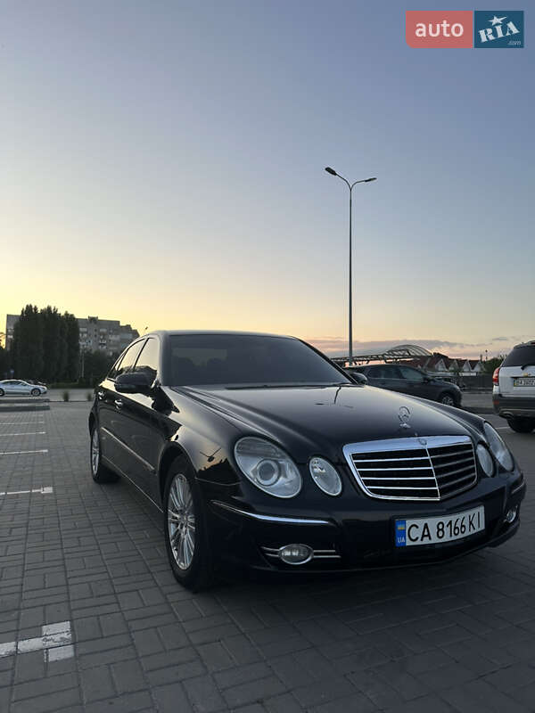 Седан Mercedes-Benz E-Class 2008 в 