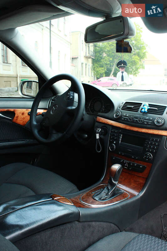 Седан Mercedes-Benz E-Class 2004 в Каменец-Подольском