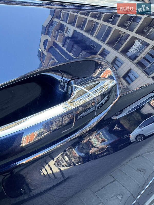 Седан Mercedes-Benz E-Class 2014 в Чернівцях