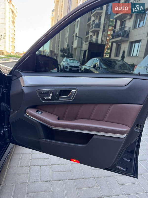 Седан Mercedes-Benz E-Class 2014 в Чернівцях