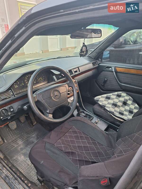 Mercedes-Benz E-Class 1985