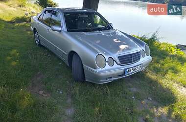 Седан Mercedes-Benz E-Class 2001 в Виннице