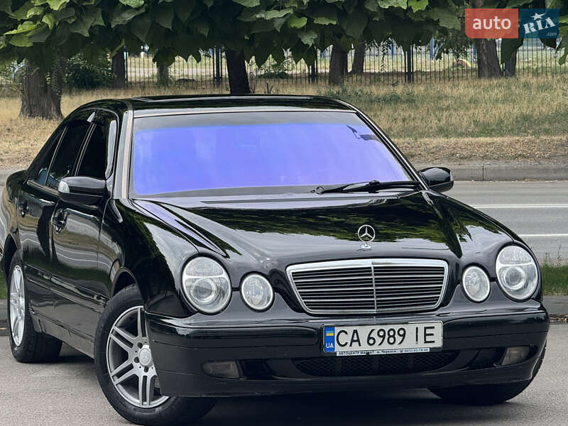 Mercedes-Benz E-Class 2000