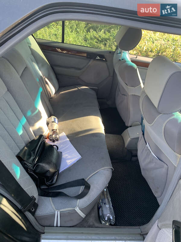 Седан Mercedes-Benz E-Class 1995 в Житомире
