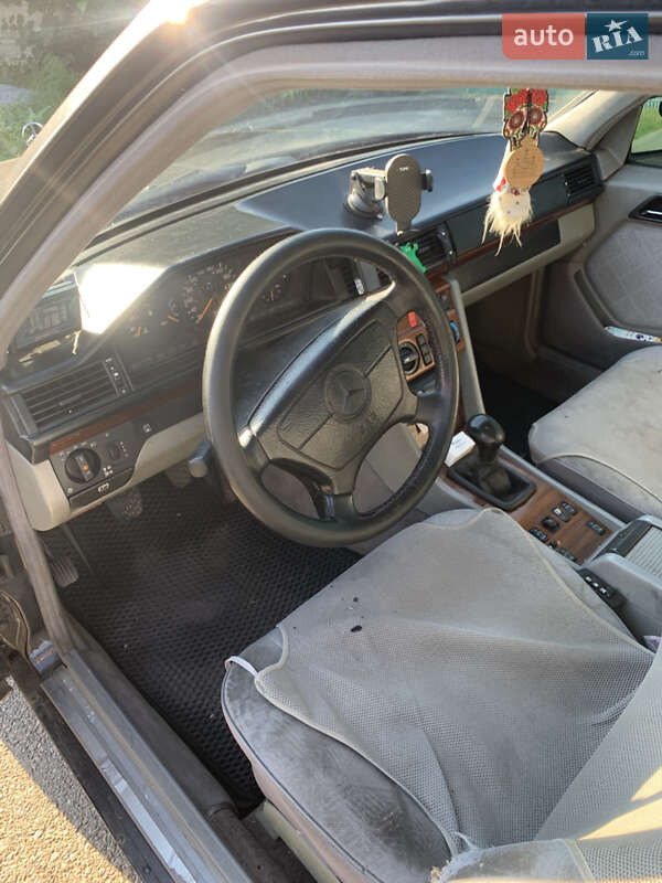 Седан Mercedes-Benz E-Class 1995 в Житомире