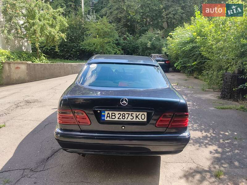 Седан Mercedes-Benz E-Class 1998 в Виннице
