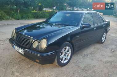 Седан Mercedes-Benz E-Class 1998 в Умані
