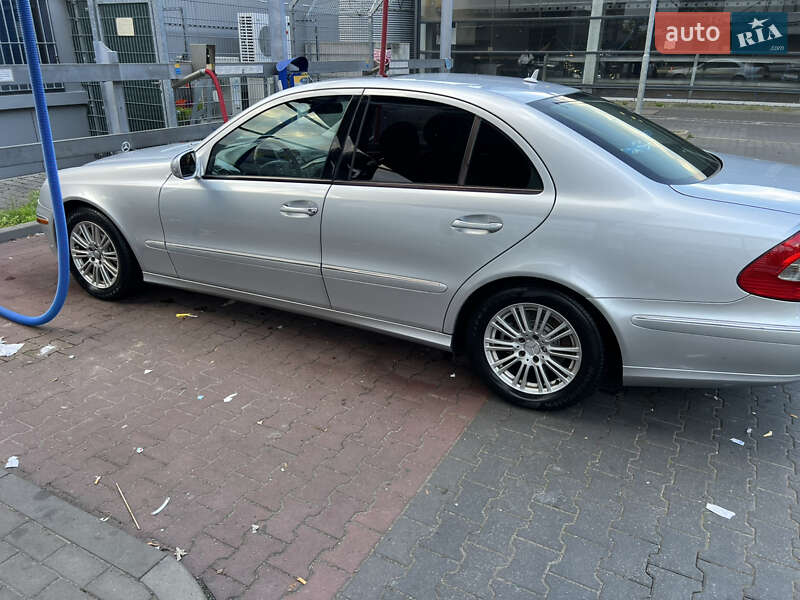 Mercedes-Benz E-Class 2008
