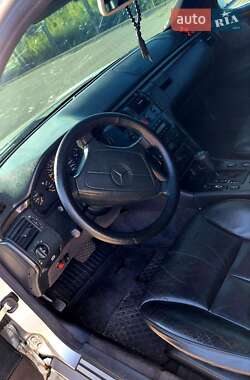 Седан Mercedes-Benz E-Class 1998 в 