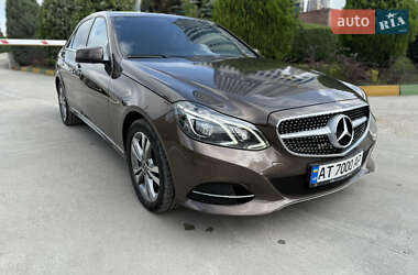 Седан Mercedes-Benz E-Class 2013 в Івано-Франківську