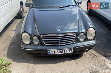 Седан Mercedes-Benz E-Class 2000 в Переяславе