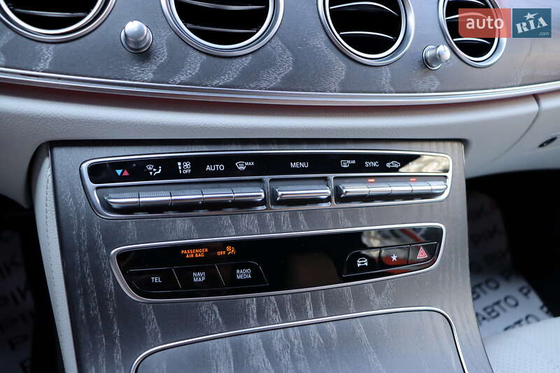 Седан Mercedes-Benz E-Class 2022 в Львове