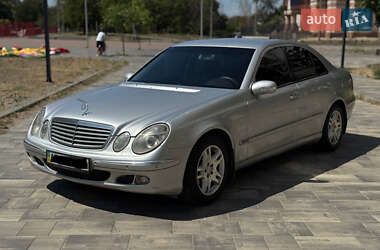 Седан Mercedes-Benz E-Class 2002 в Дніпрі
