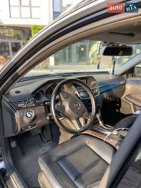 Универсал Mercedes-Benz E-Class 2011 в Ужгороде