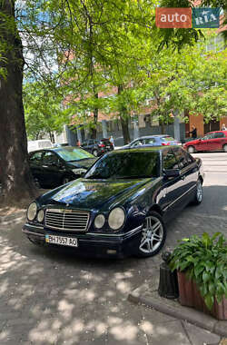 Седан Mercedes-Benz E-Class 1998 в Одесі