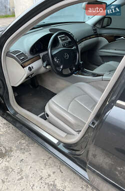 Седан Mercedes-Benz E-Class 2002 в  фото 7 Седан Mercedes-Benz E-Class 2002 в