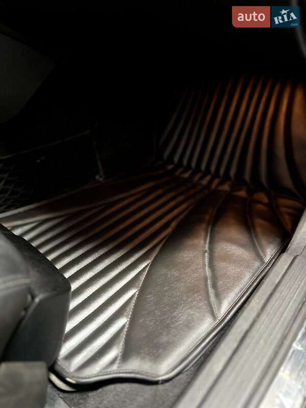 Седан Mercedes-Benz E-Class 2012 в Тернополі фото 26 Седан Mercedes-Benz E-Class 2012 в Тернополі