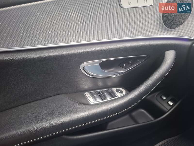 Седан Mercedes-Benz E-Class 2016 в Львові