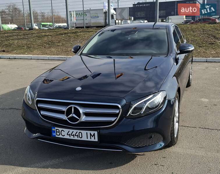 Седан Mercedes-Benz E-Class 2016 в Львові