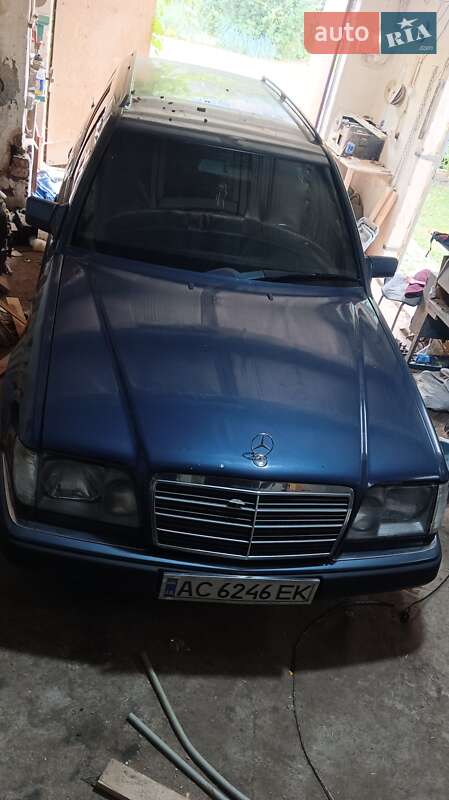 Mercedes-Benz E-Class 1993
