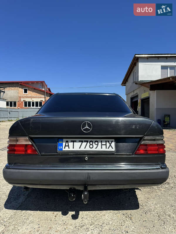 Седан Mercedes-Benz E-Class 1992 в Болехове
