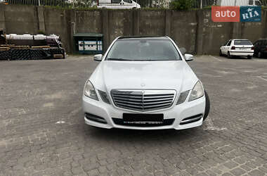 Седан Mercedes-Benz E-Class 2011 в 
