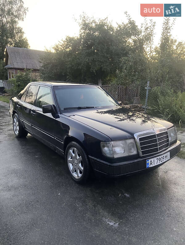 Mercedes-Benz E-Class 1987