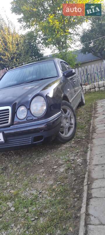 Седан Mercedes-Benz E-Class 1997 в Черновцах