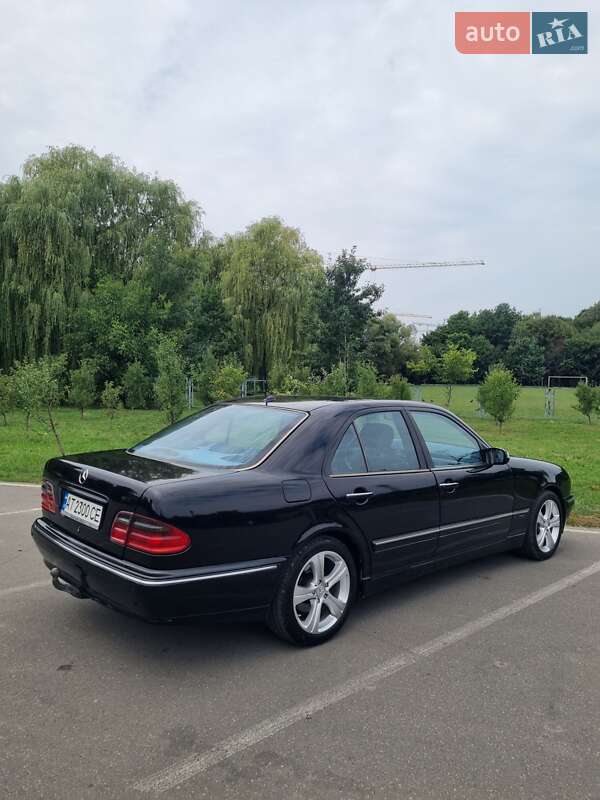 Седан Mercedes-Benz E-Class 2001 в Ивано-Франковске