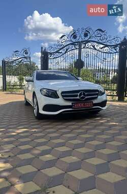 Седан Mercedes-Benz E-Class 2017 в Киеве