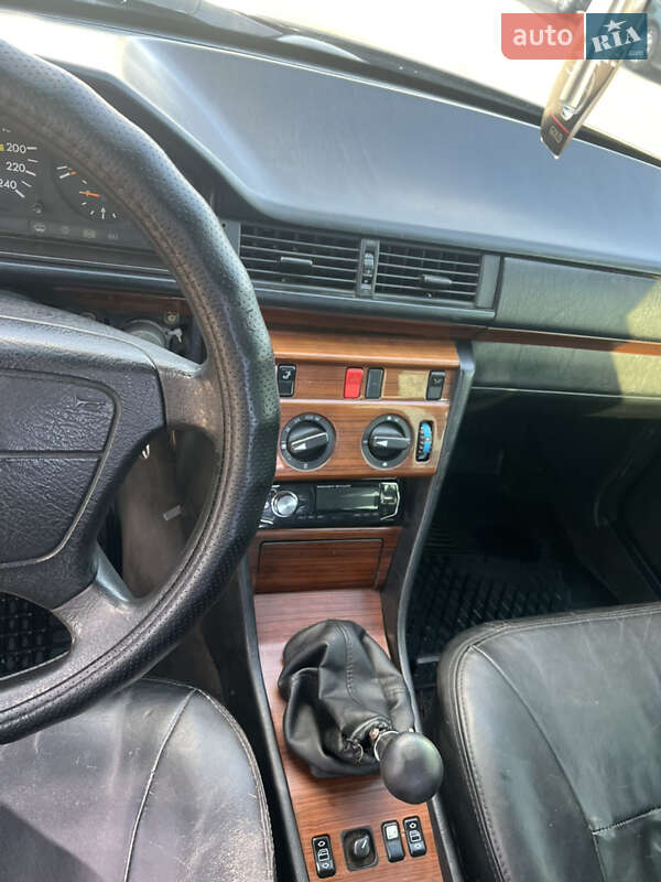 Седан Mercedes-Benz E-Class 1994 в Житомире фото 5 Седан Mercedes-Benz E-Class 1994 в Житомире