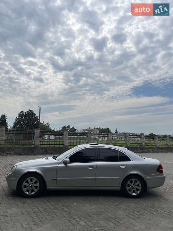 Седан Mercedes-Benz E-Class 2002 в Владимирце