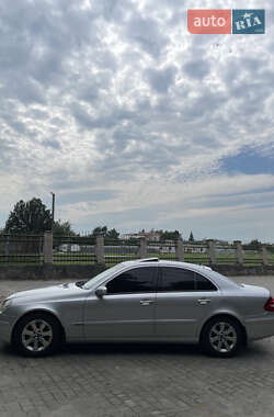 Седан Mercedes-Benz E-Class 2002 в 