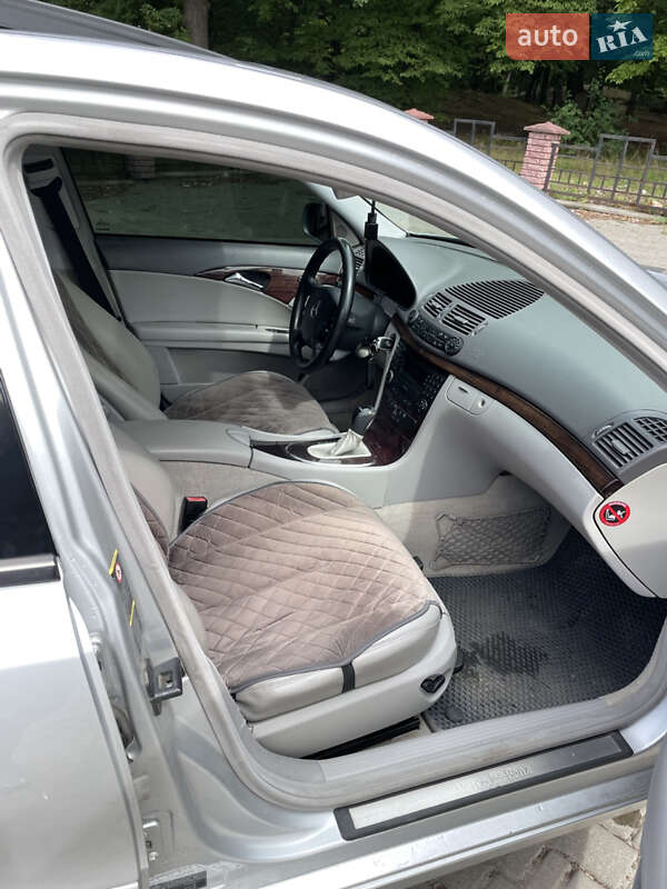 Седан Mercedes-Benz E-Class 2002 в Владимирце