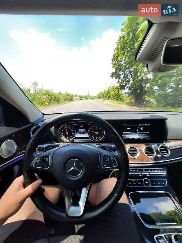 Седан Mercedes-Benz E-Class 2017 в Тячеве