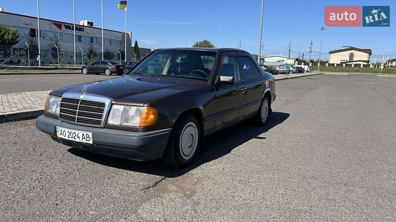 Mercedes-Benz E-Class 1985