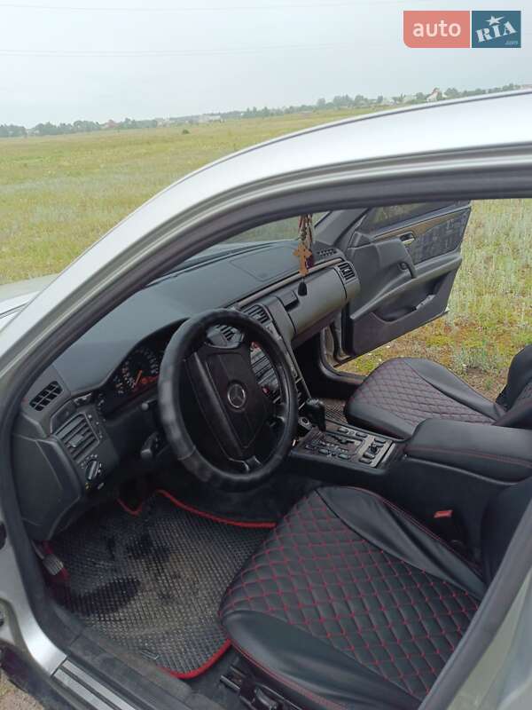 Седан Mercedes-Benz E-Class 1999 в Виннице