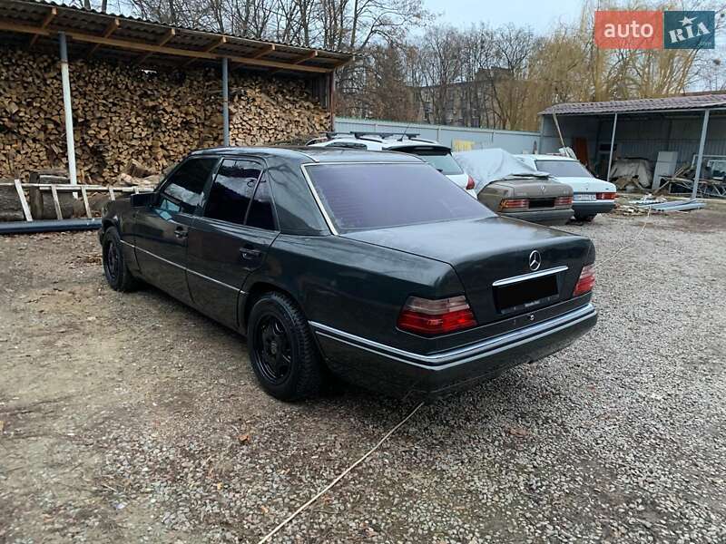 Седан Mercedes-Benz E-Class 1994 в Сумах
