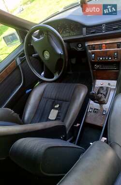 Седан Mercedes-Benz E-Class 1992 в 