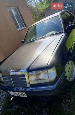 Седан Mercedes-Benz E-Class 1992 в Косові