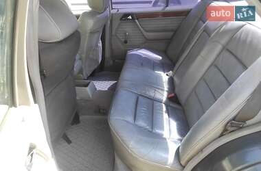 Седан Mercedes-Benz E-Class 1991 в 