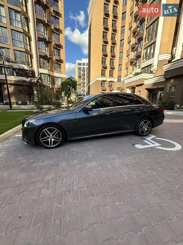 Седан Mercedes-Benz E-Class 2014 в Киеве