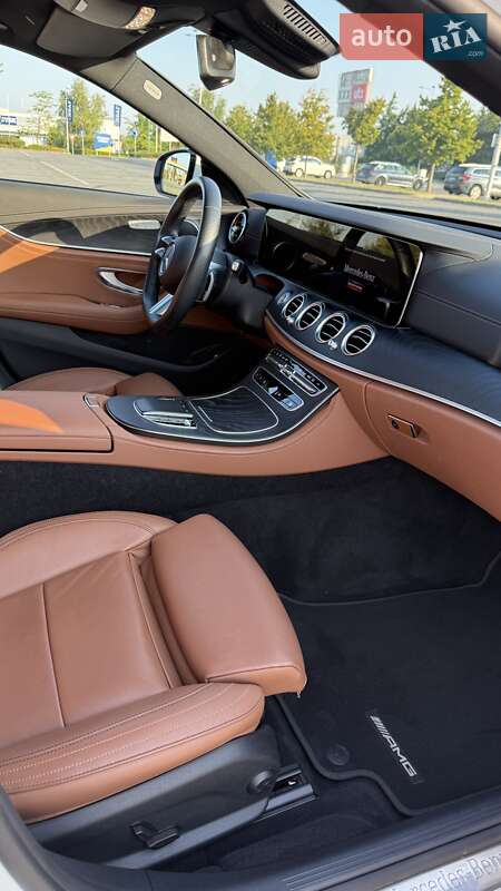 Седан Mercedes-Benz E-Class 2022 в Києві